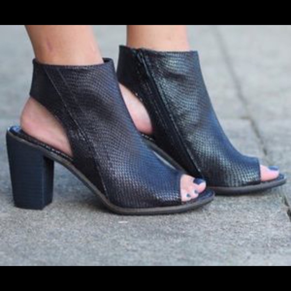 Very Volatile Heeled Sandals